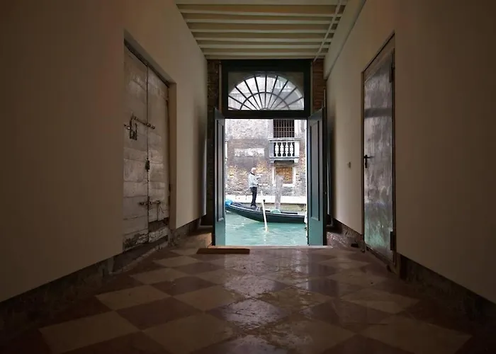 Ca Foscarini 1 Venedig